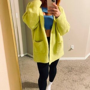 Ugg Cardigan in Lime